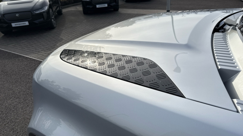 Land Rover Defender 90 Diesel 3.0 D200 Hard Top Auto